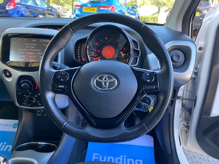 2017 Toyota AYGO 1.0 VVT-i x-play Euro 6 5dr HATCHBACK Petrol Manual