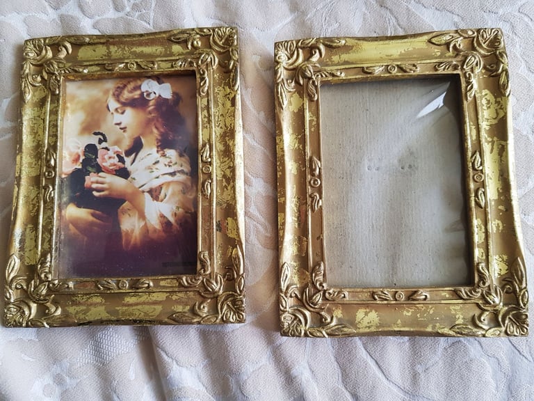 image for 2 x PHOTOFRAMES for PICS 3.5 x 5"