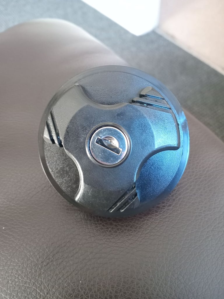 image for FORD KA MKII LOCKING PETROL CAP NEW