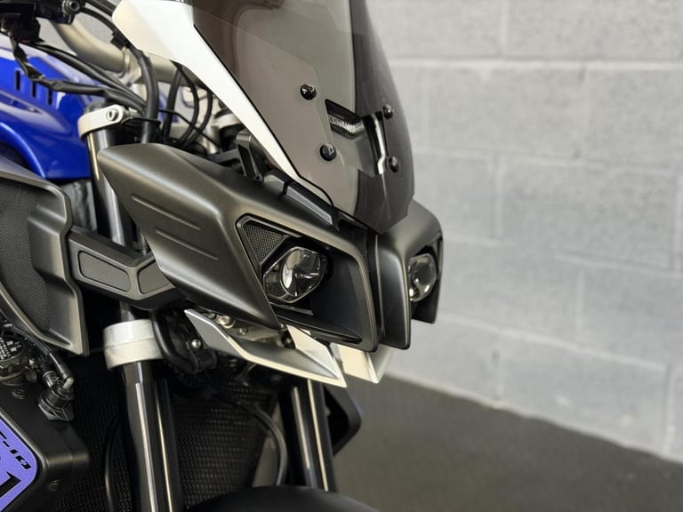 2018 Yamaha MT-10 1000 Hyper-naked Petrol Manual Euro 4 (160 ps)
