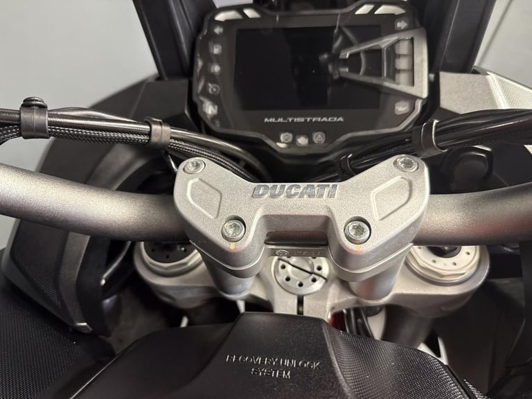 2021 DUCATI MULTISTRADA 950 S ADVENTURE BIKE FITTED WITH TOP BOX