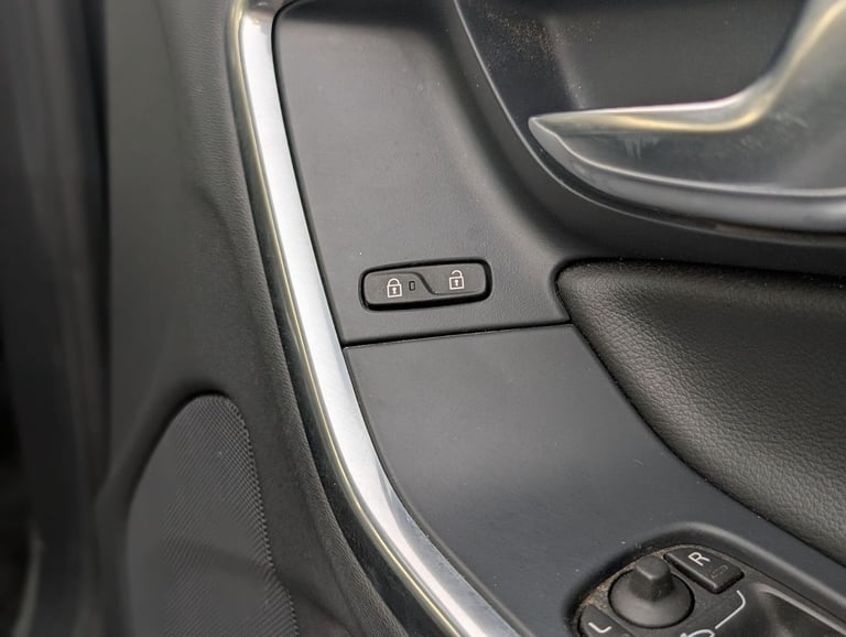 2018 Volvo S60 2.0 D3 SE Nav Euro 6 (s/s) 4dr SALOON Diesel Manual