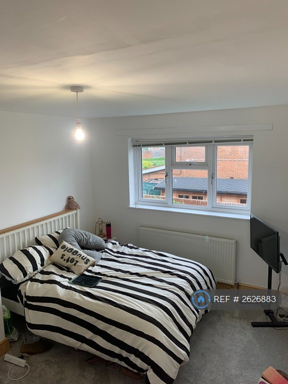 2 bedroom house in Littleton Crescent, Penkridge, Stafford, ST19 (2 bed) (#2626883)