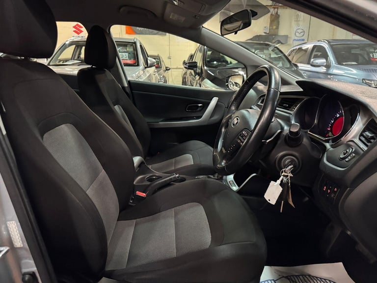 2016 Kia Ceed 1.6 CRDi 2 DCT Euro 6 (s/s) 5dr HATCHBACK Diesel Automatic