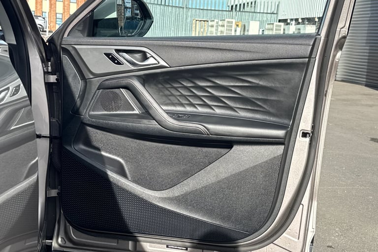 2025 MG MG HS 106290 Hatchback Petrol Manual