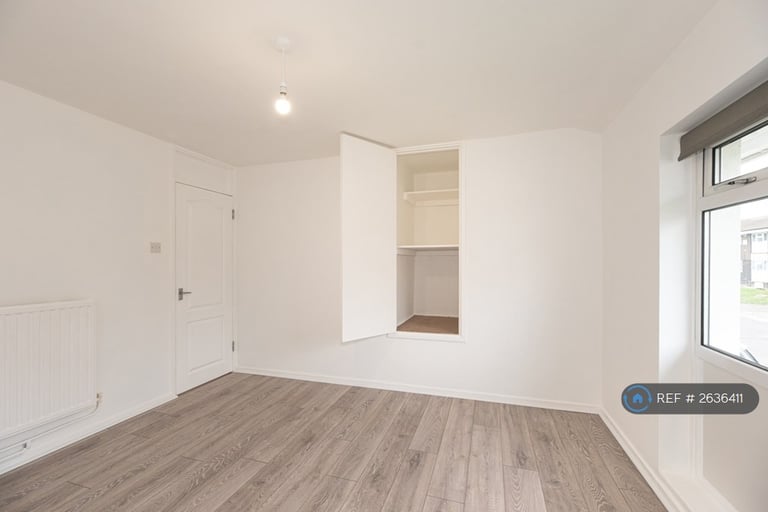 2 bedroom flat in Markhams Chase, Basildon, SS15 (2 bed) (#2636411)
