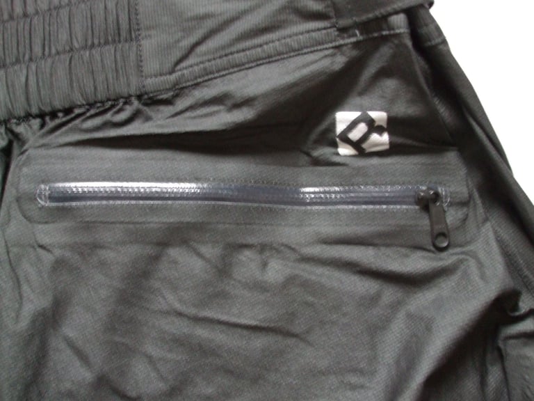 Women’s Rohan Elite overtrousers for hiking/walking (Medium, Graphite) Size 12-14