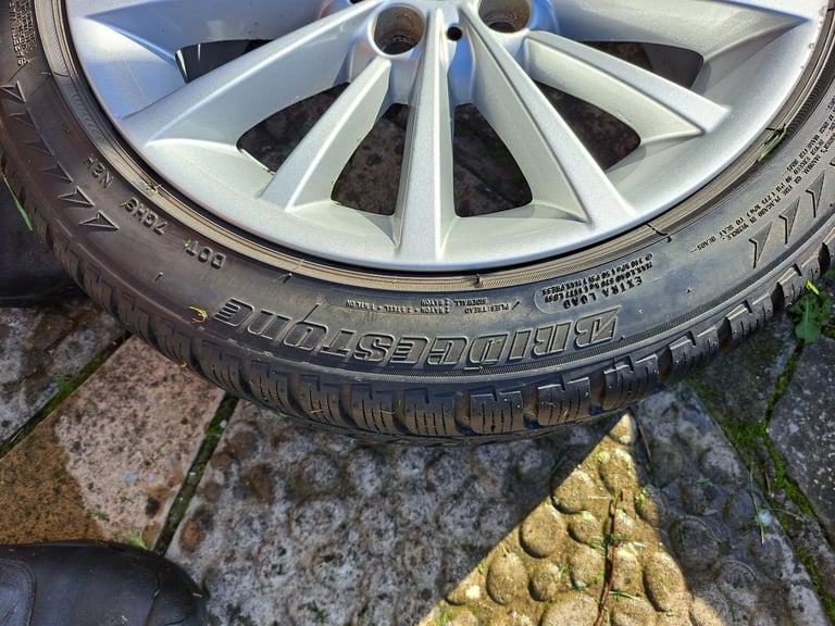 Bmw 17inch alloy wheels style 284 with Bridgstone winter runflat tyres.  