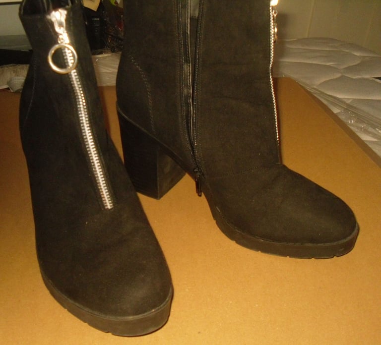 image for NEW black suede womans boots size 9 /42