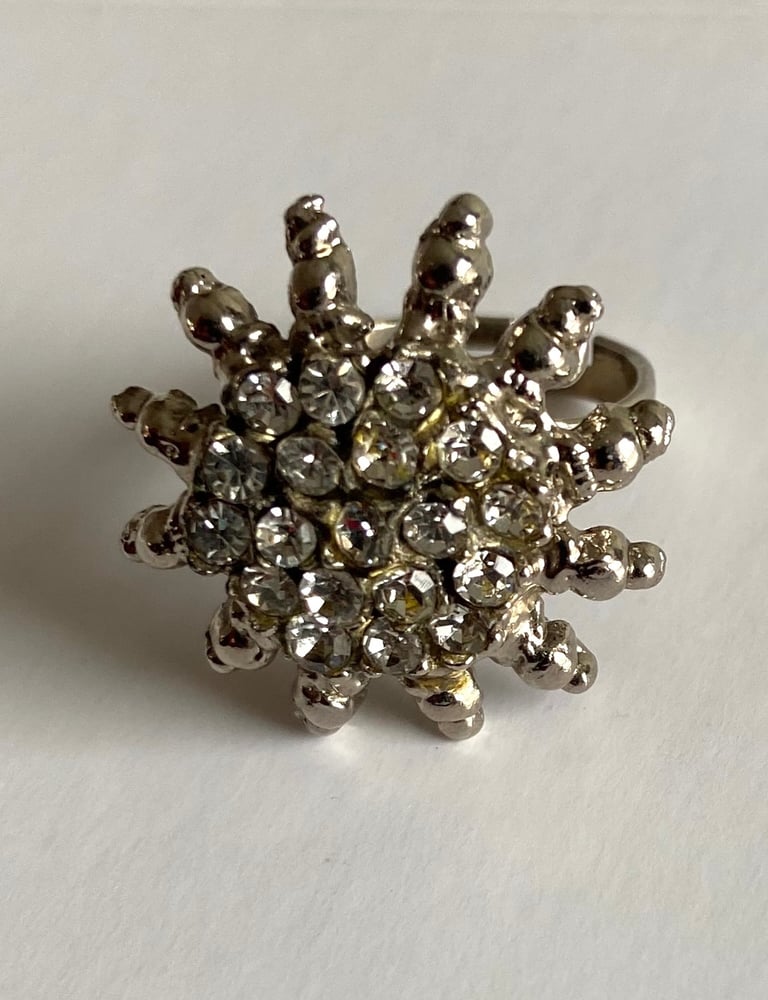 Star Shaped Cluster Ring with Adjustable Band 