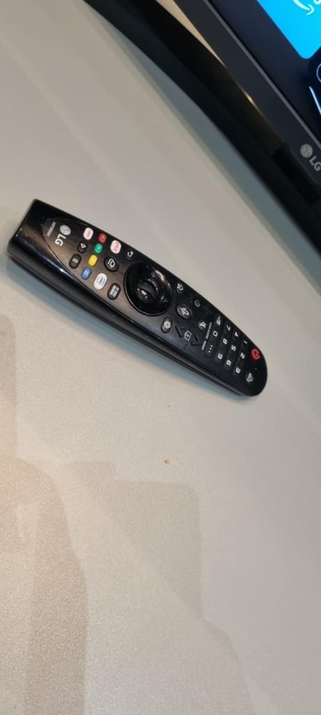 Lg 43" smart 4k tv in excellent condition 