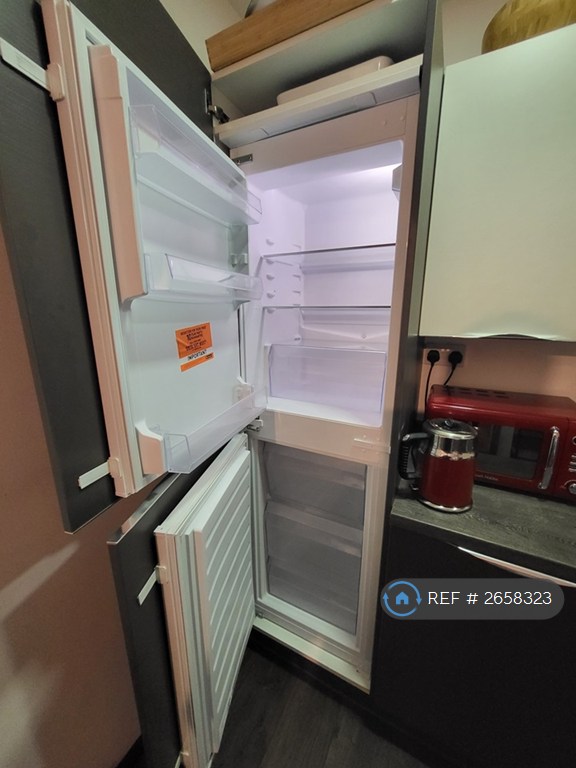 2 bedroom flat in Solihull Heights, Birmingham, B26 (2 bed) (#2658323)