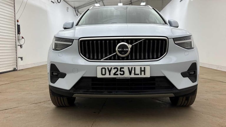 2025 Volvo XC40 2.0 B3P Ultra Dark 5dr Auto ESTATE PETROL Automatic
