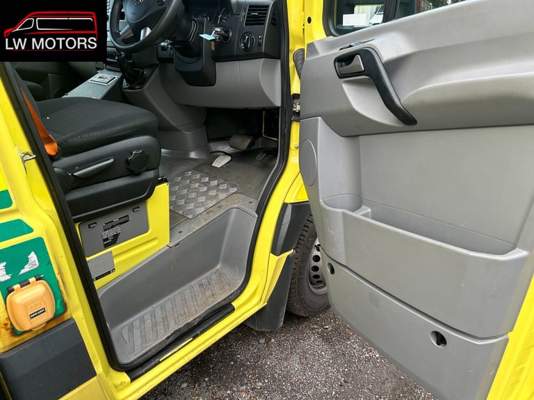 MERCEDES BENZ SPRINTER 519 CDI DIRECT EX AMBULANCE SERIVICS 2017 17 REG EURO 6