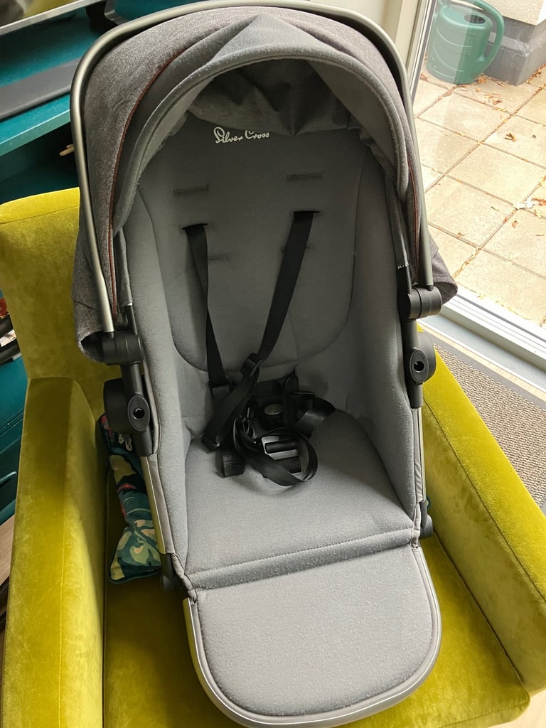 image for Silver Cross Wave tandem seat. CAN DELIVER. Good condition. Can include extras in sale 