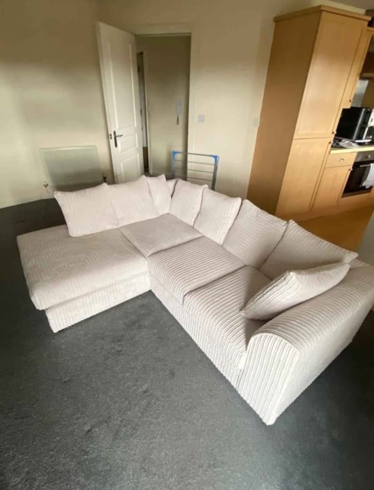image for Brand New lovely 4 seater corner sofa available cash on delivery