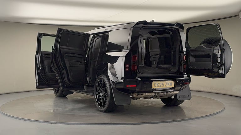 2025 Land Rover Defender 110 3.0 D250 MHEV X-Dynamic SE Hard Top SUV 5dr Diesel Auto 4WD MWB Euro...