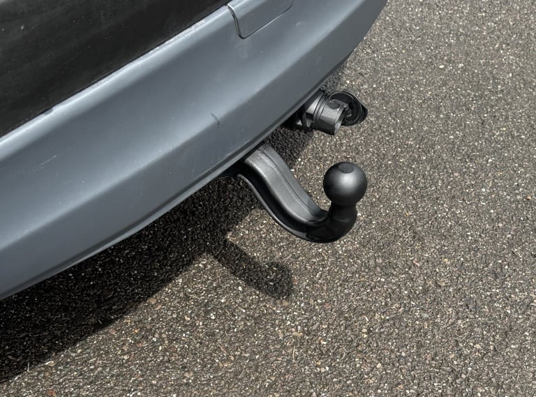 LAND ROVER DISCOVERY 3.0 SD V6 Anniversary Edition SUV 5dr Diesel Auto 4WD Euro 