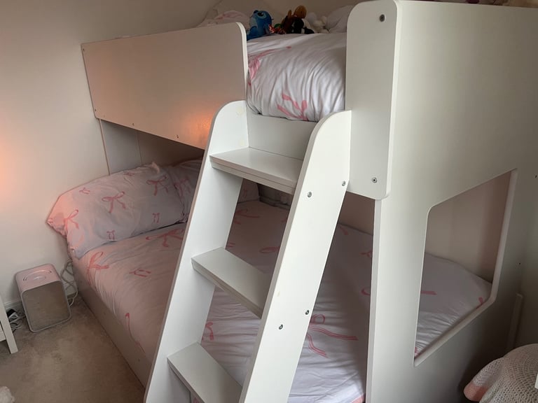 Habitat triple bunk bed with single mattress 