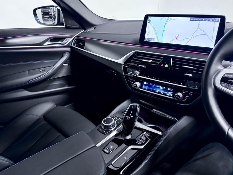 2022 BMW 5 Series 4.4 M550i V8 Saloon 4dr Petrol Steptronic xDrive Euro 6 (s/s) (530 ps) SALOON P...