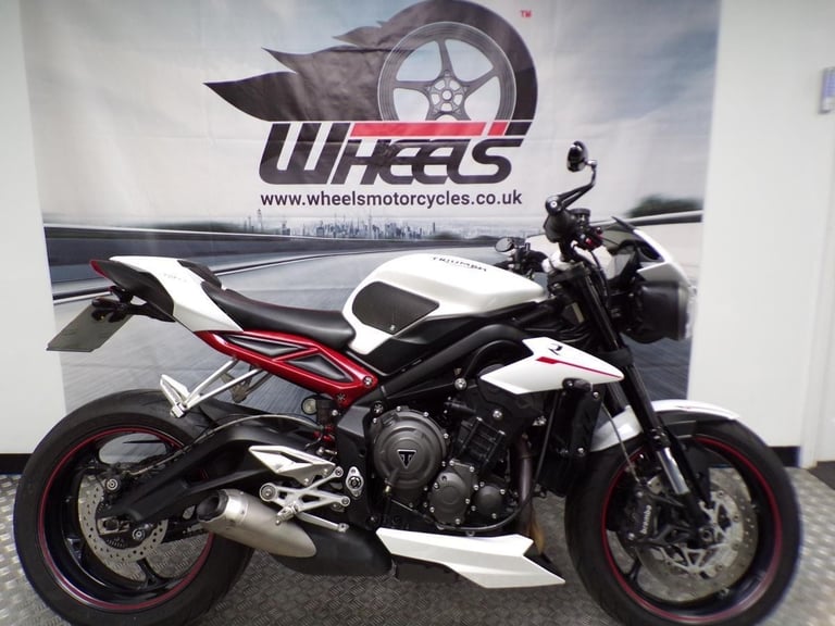 image for 2018 TRIUMPH STREET TRIPLE 765 R ONLY 2 OWNERS FROM NEW