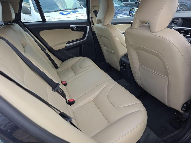 VOLVO V60 2.0 D2 SE Nav Euro 6 (s/s) 5dr 2017