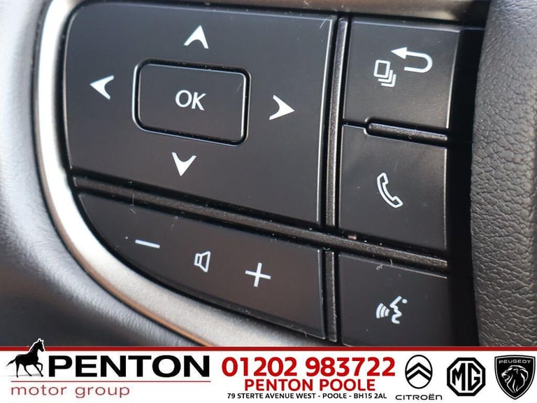  Lexus UX 2.0 250h Premium SUV 5dr Petrol Hybrid E-CVT Euro 6 (s/s) (184 ps) Petrol/Electric Hybr...