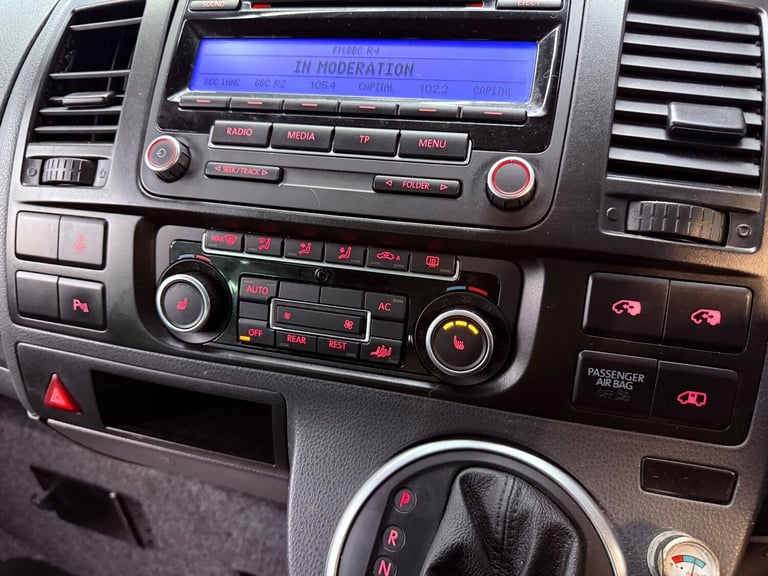 2011 Volkswagen Caravelle 2.0 TDI Executive DSG Euro 5 5dr MPV Diesel Automatic