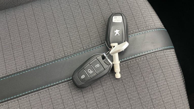 2022 Peugeot 2008 1.2 PureTech Allure Premium+ 5dr Petrol Estate Estate Petrol Manual