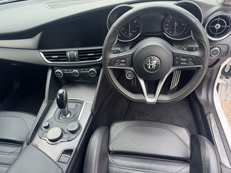 2018 Alfa Romeo Giulia 2.0 TB 280 Veloce 4dr Auto SALOON PETROL Automatic