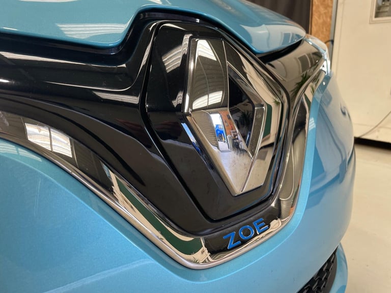 2020 Renault Zoe R135 52kWh Iconic Auto 5dr (i, Rapid Charge) HATCHBACK Electric Automatic