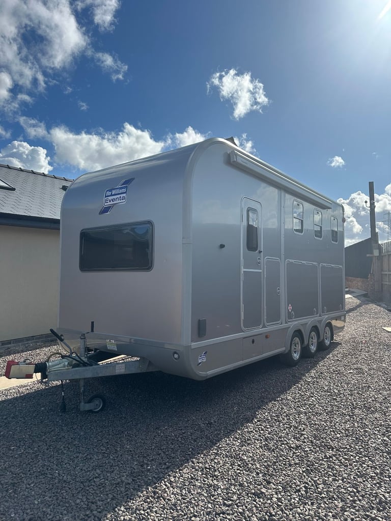 Ifor Williams Gold Large Tri-Axle Eventa Trailer