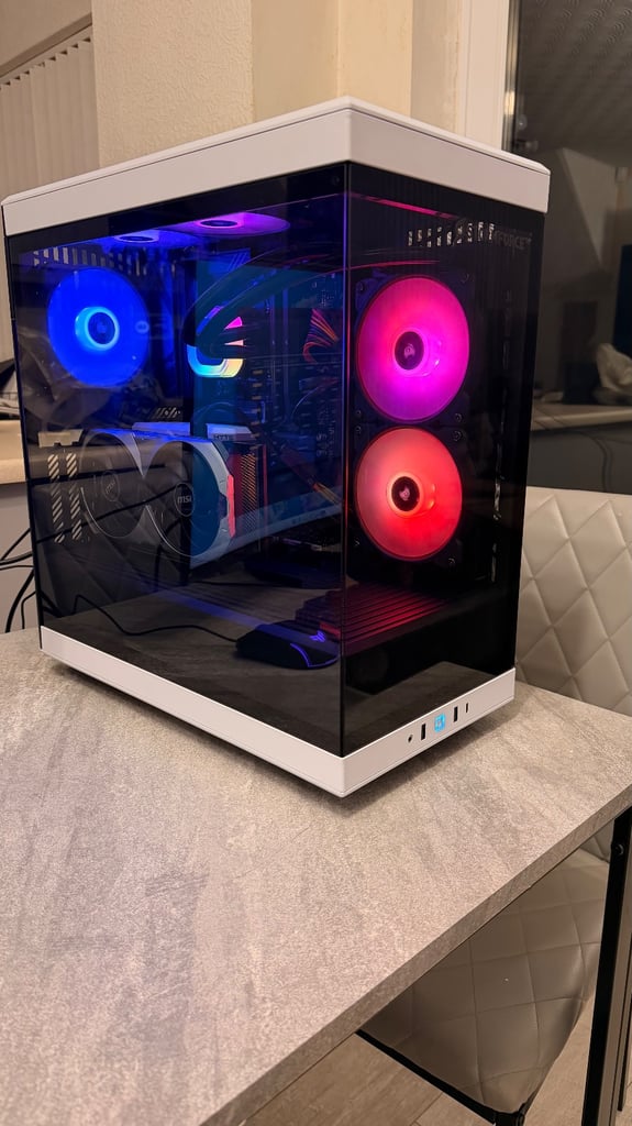 image for Stormforce Prism – Ryzen 7 7800X3D | RTX 4070 Ti Super | 32GB RAM | 2TB Gen 4 SSD | WiFi – Brand New