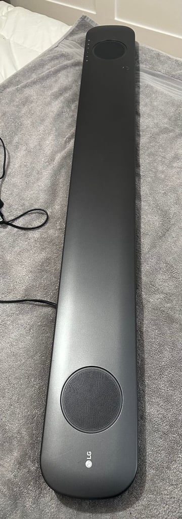 LG Sound bar and subwoofer - surround sound 