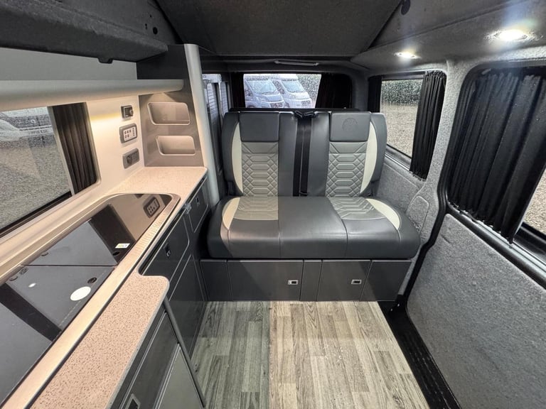 Volkswagen Transporter Highline Spec with Extras - RIB Bed