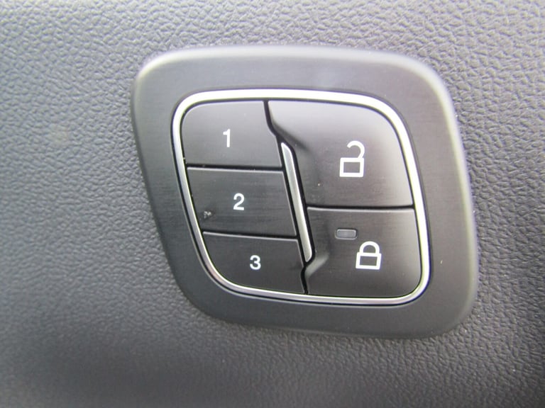 2024 Ford Kuga 2.5 PHEV ST-Line X 5dr CVT - 20'' Alloys / Tech Pack / Huge saving VS New Estate P...