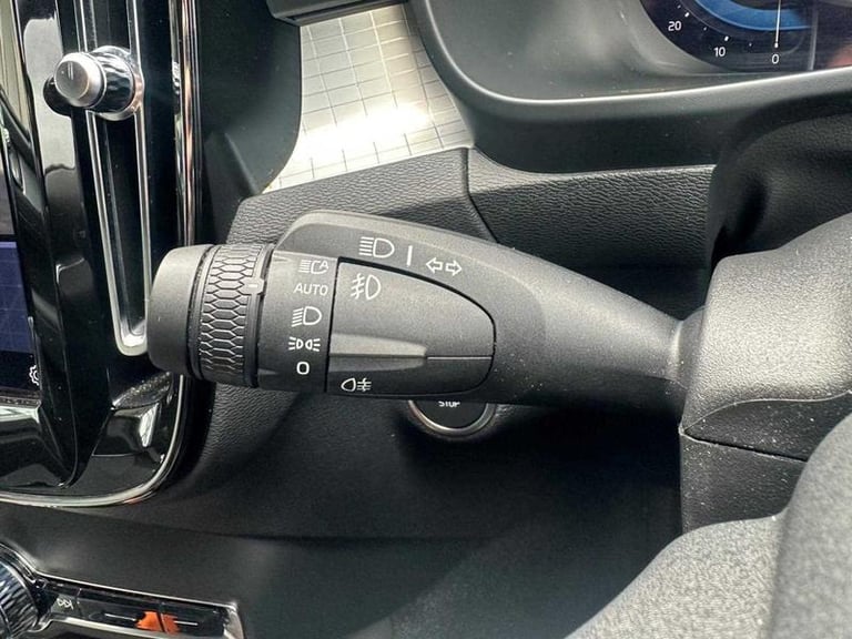 2023 Volvo XC40 2.0 B3P Plus Dark 5dr Auto Automatic SUV Hybrid Automatic