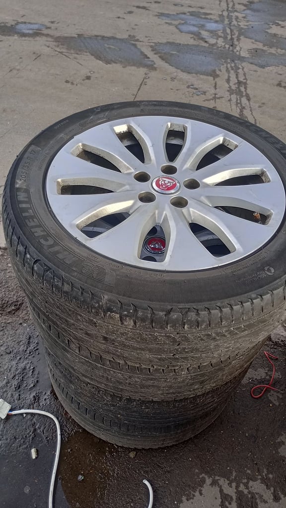 205 55 17 ford /jaguar/connect/alloys 