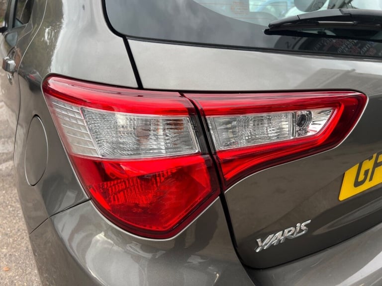  Toyota Yaris 1.5 Hybrid Icon 5dr CVT - FTSH - REAR CAMERA -  AIR CON Petrol/Ele