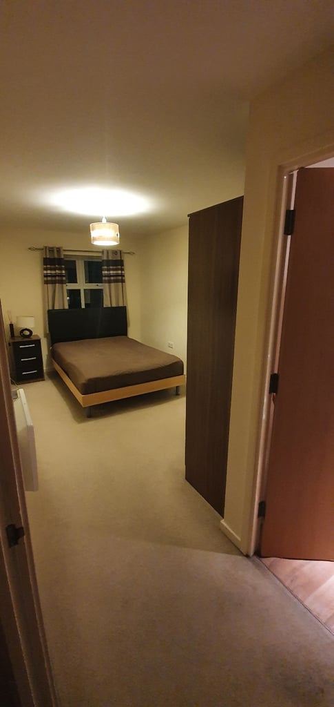 FURNISHED ENSUITE BEDROOM 