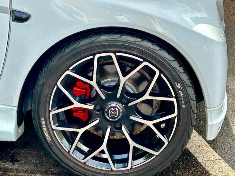 SMART FORTWO 1.0*BRABUS Xclusive*Glassroof-BT-HPIclear-PAS**Rare PocketRocket**