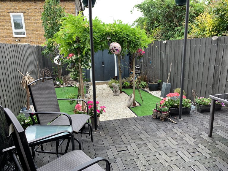 2 Rooms in 2 Bedroom Modern House 