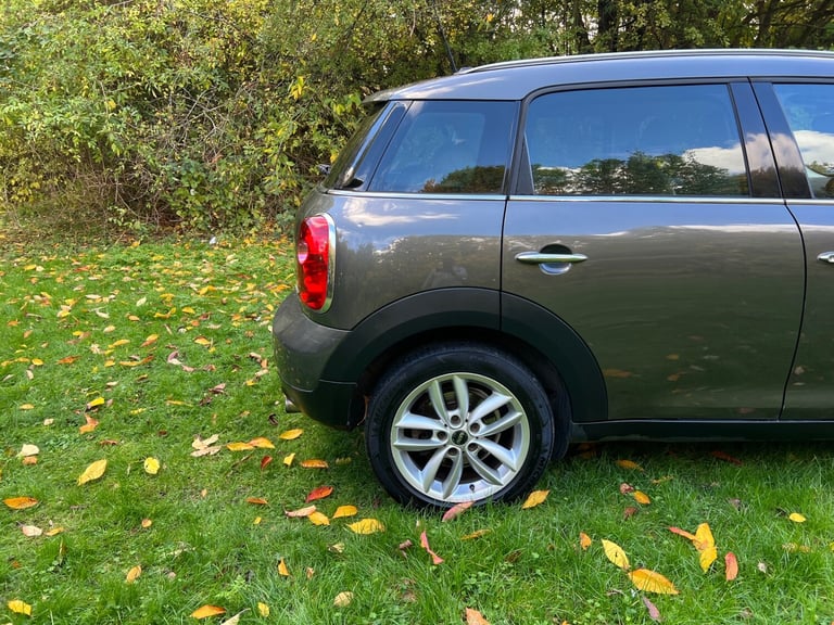 2011 MINI Countryman 1.6 Cooper 5dr Auto HATCHBACK Petrol Automatic