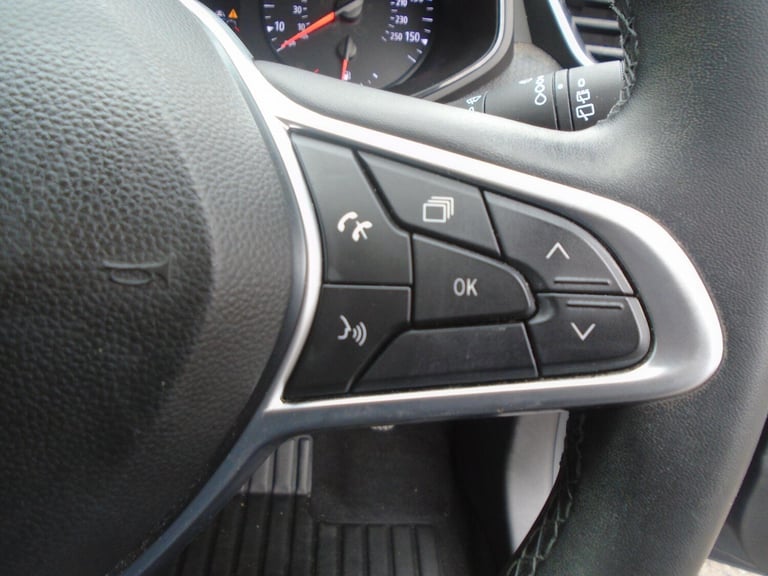 2022 Renault Clio 1.0 TCe Iconic Euro 6 (s/s) 5dr HATCHBACK Petrol Manual