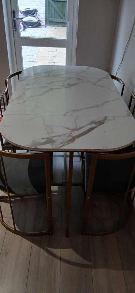 Dinning table 