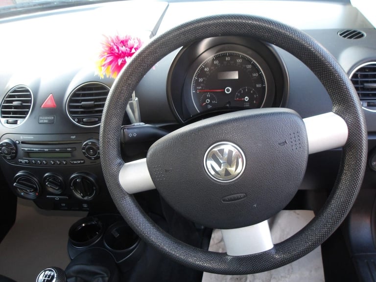 2011 Volkswagen Beetle 1.4 16V Luna Euro 4 3dr HATCHBACK Petrol Manual