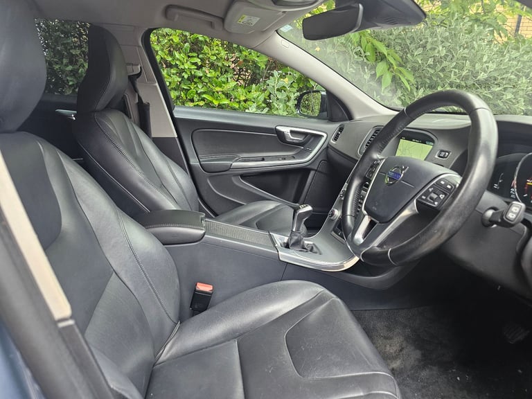 VOLVO V60 CROSS COUNTRY 1 OWNER LUX NAV FVSH LIKE 4WD 4X4 ALL ROAD ESTATE V70 V40