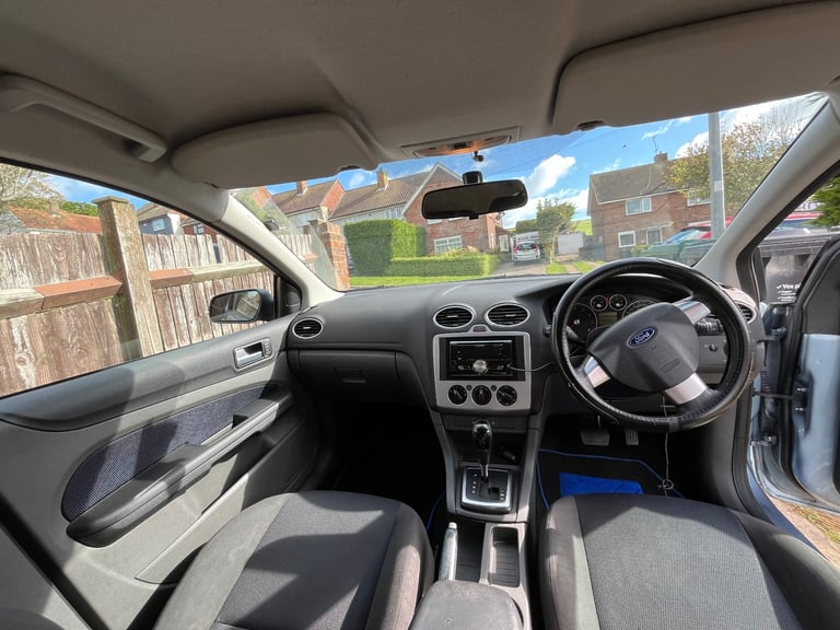 Ford Focus - 1.6 automatic 