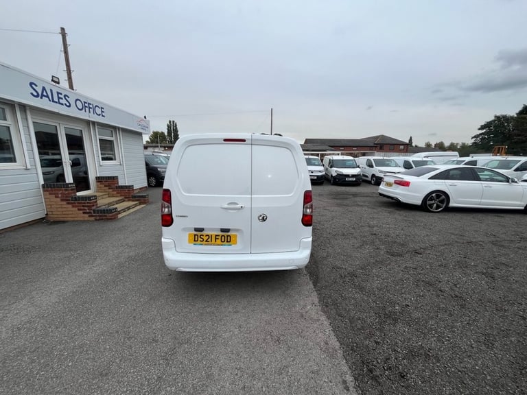 2021 21 VAUXHALL COMBO 1.6 TURBO D 2300 LIMITED EDITION NAV PANEL VAN 4DR DIESEL