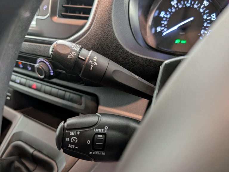 2022 Vauxhall Vivaro 2.0 Turbo D 3100 Sportive L2 H1 Euro 6 (s/s) 5dr PANEL VAN Diesel Manual